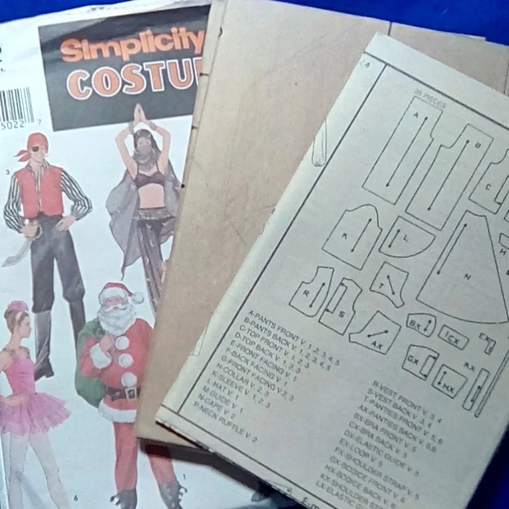 Simplicity Costumes Santa Vampire Sz s-m-I